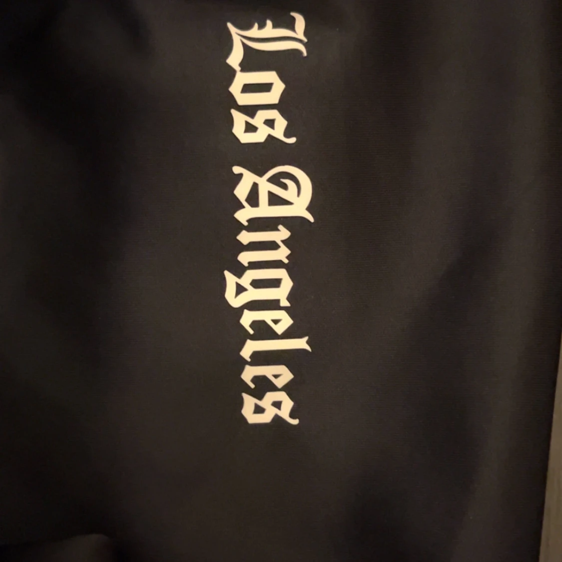 Svart träningsjacka med Los Angeles-tryck - 91