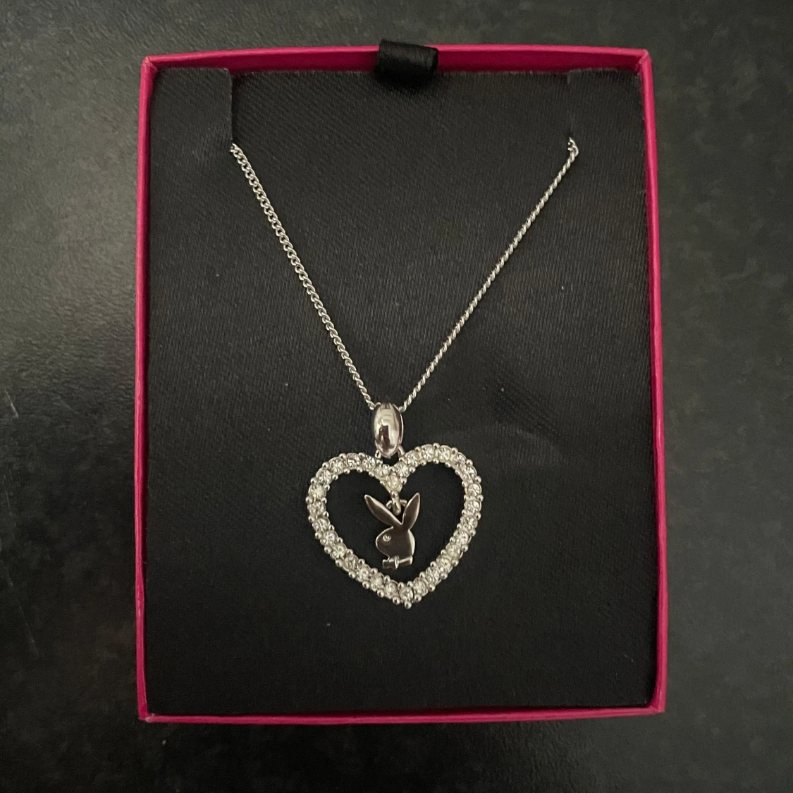 Halsband med hjärta från Playboy