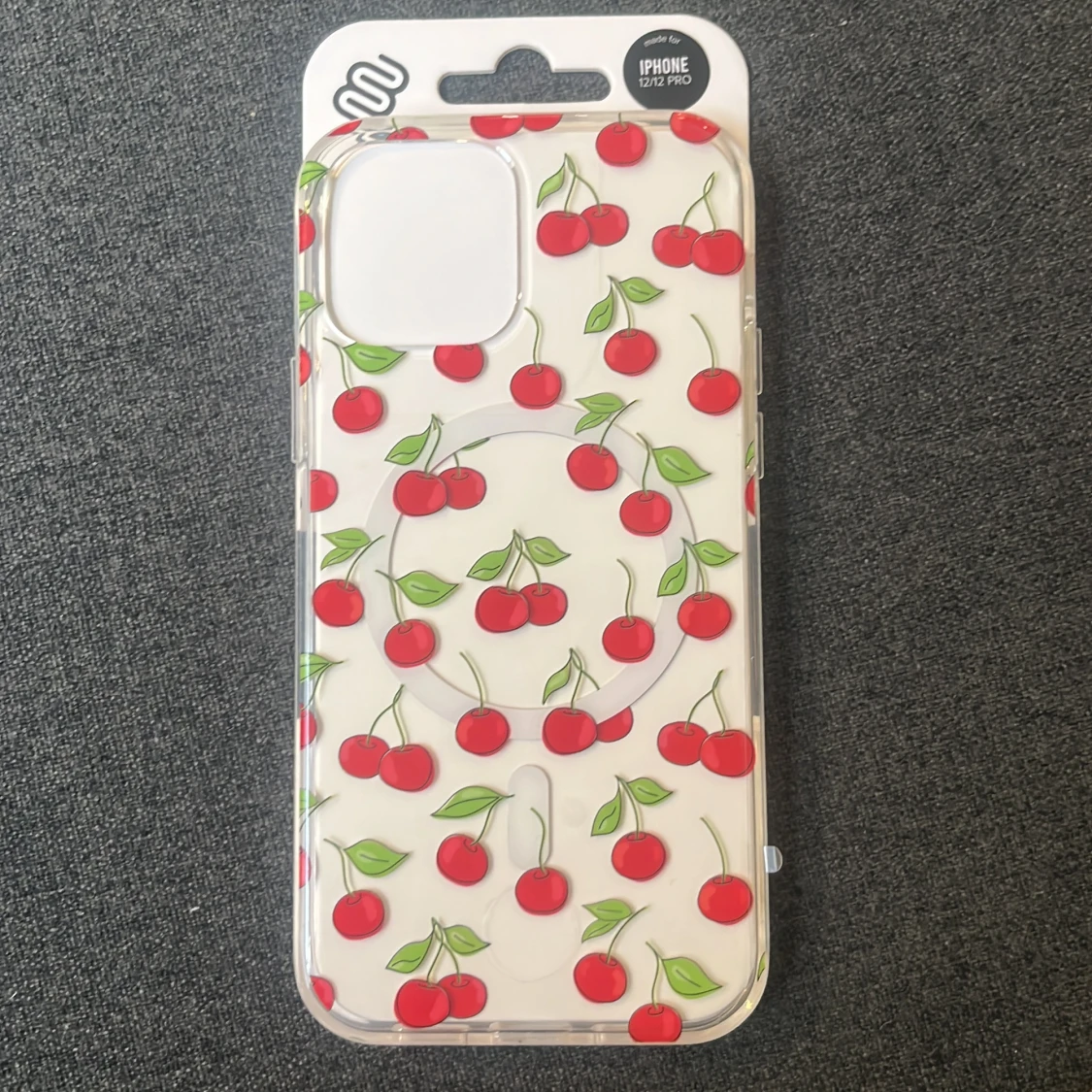 Mobello iPhone 12/12 Pro skal med körsbärsmönster