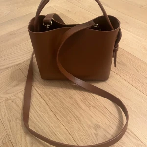 Väska Arket - Fint skick! 