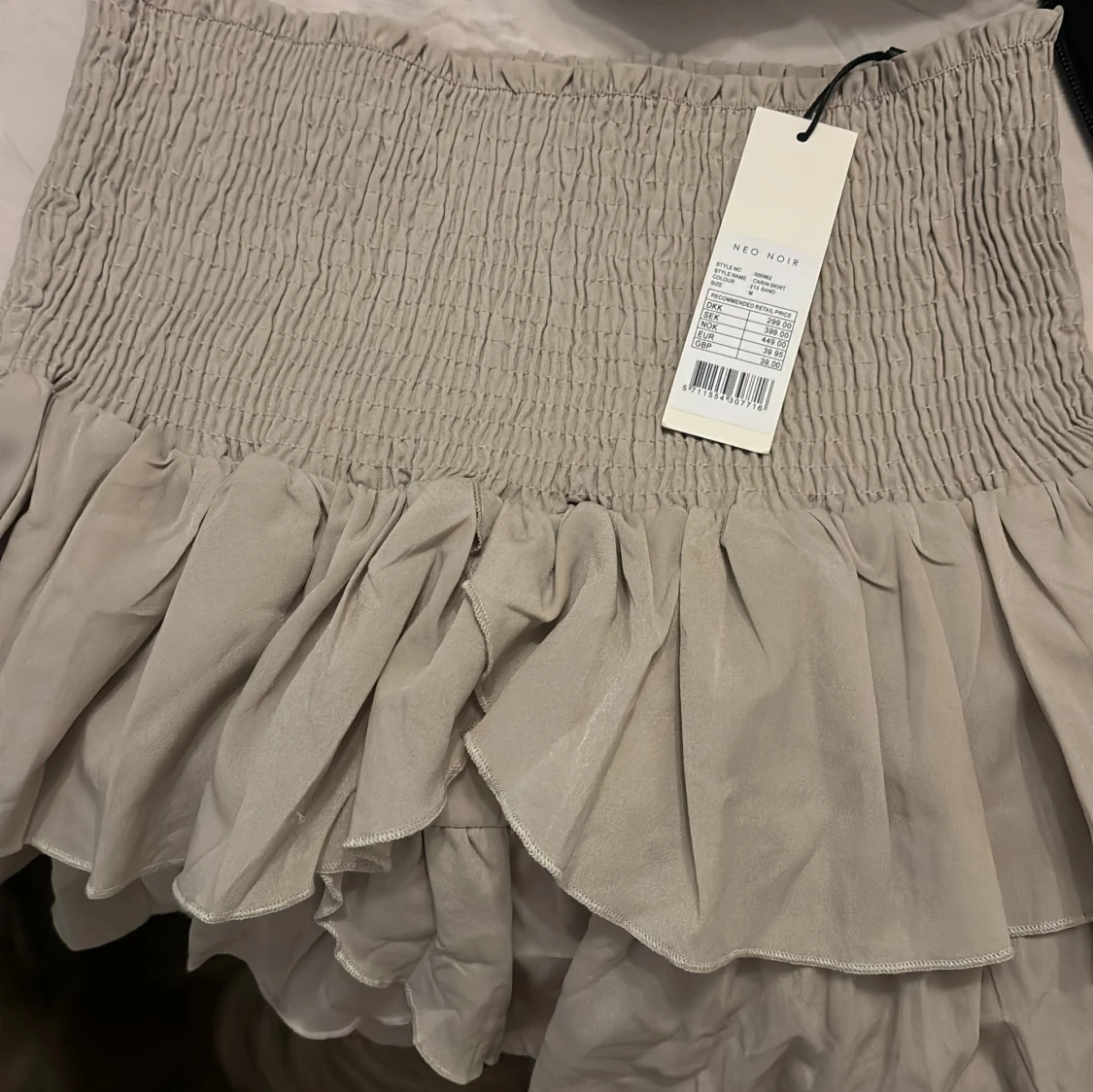 Beige volangkjol från Neo Noir - 91