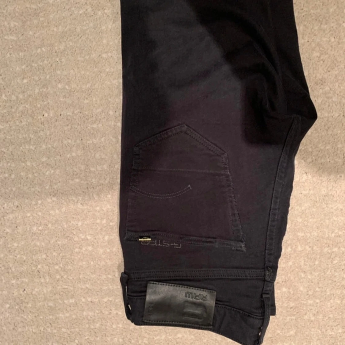 Svarta jeansbyxor - 91