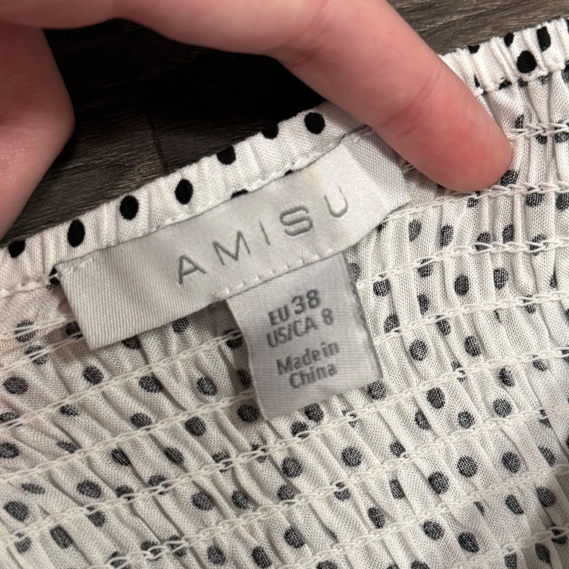 Vit prickig sommarklänning offshoulder - 92