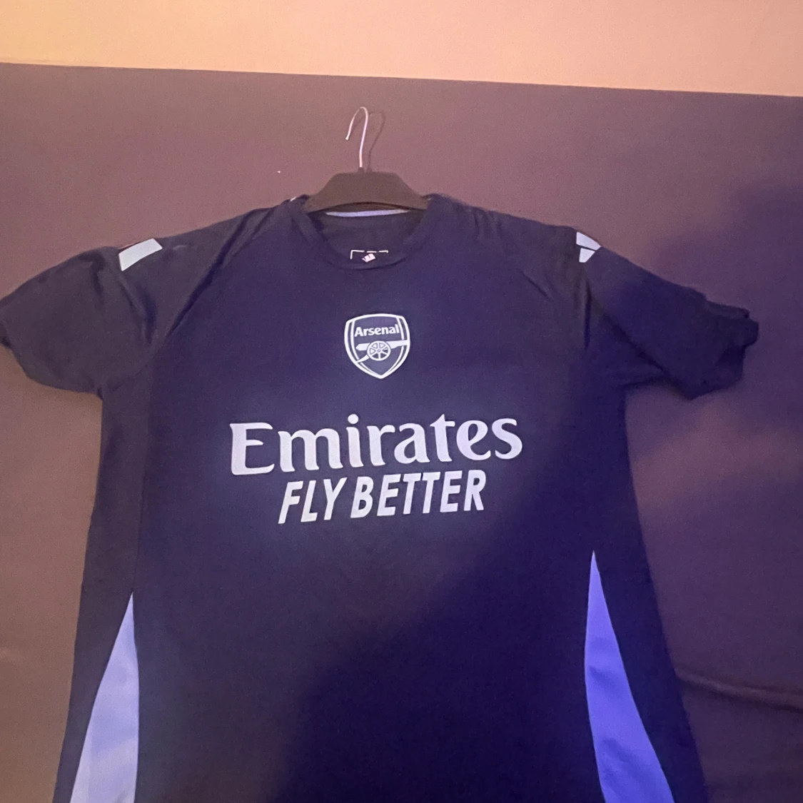 Blå Arsenal fotbollströja