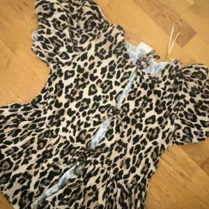 Leopard topp - Jätte bra skick använd 2 gnr super fin 