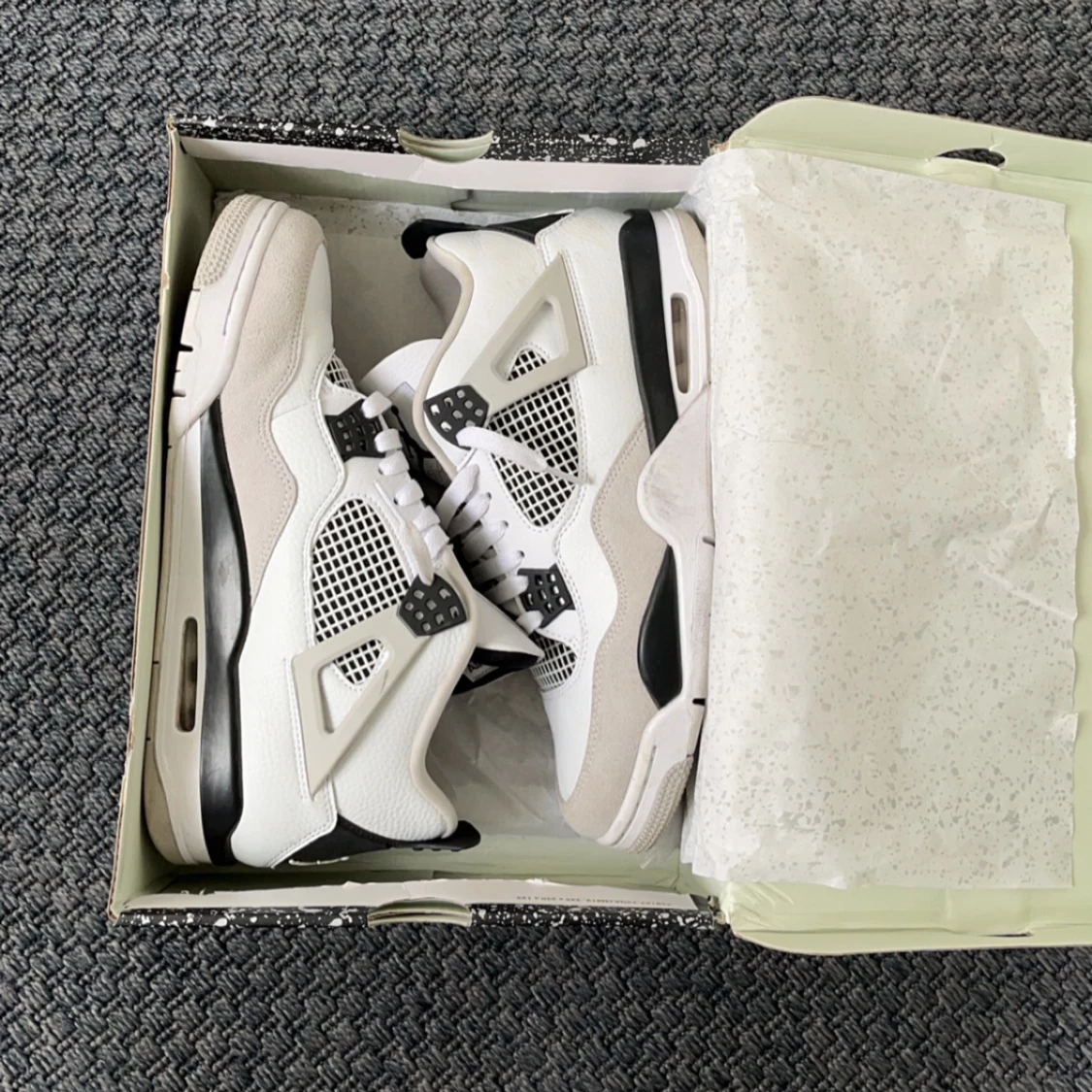 Jordan 4 Militairy black - 90