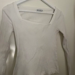 Vit långärmad topp - Använd fåtal gånger