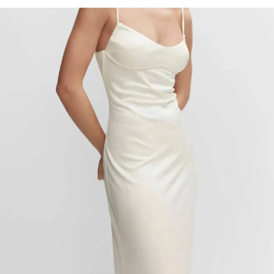 vit långklänning  - 90