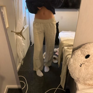 linnebyxor  - jag säljer mina linnebyxor för att dom är stora i midjan