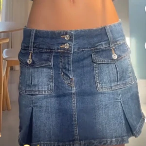 Kjol - Helt ny jeansen kjol! Helt oanvänd med lappar kvar, perfekt till sommar!💕