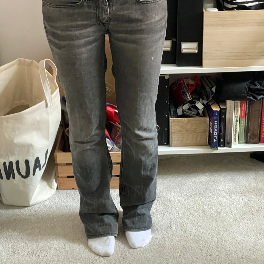Gråa lågmidjade acne jeans - 90