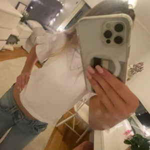 Blus - Vit blus/t-shirt! Köpt på lindex💕