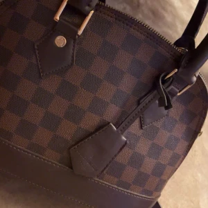 Alma bb - Kom privat för mer info! Annars jätte fint skick.