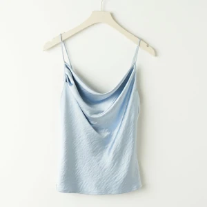 blått linne - Supergulligt linne från gina, aldrig använt då jag inte gillar hur den satt på mig.