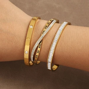 Armband - Hej! Säljer nu dessa tre jätte fina armband för 119 kr styck. Hör jätte gärna av er vid frågor eller funderingar☺️❤️