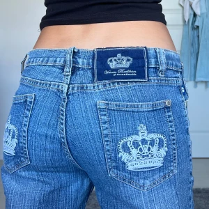 Victoria beckham jeans - Midjemått: 41cm rakt över, innerbenslängd: 72cm 💗
