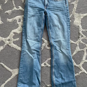 Bootcut jeans  - Använda ett par gånger  Bra skick 