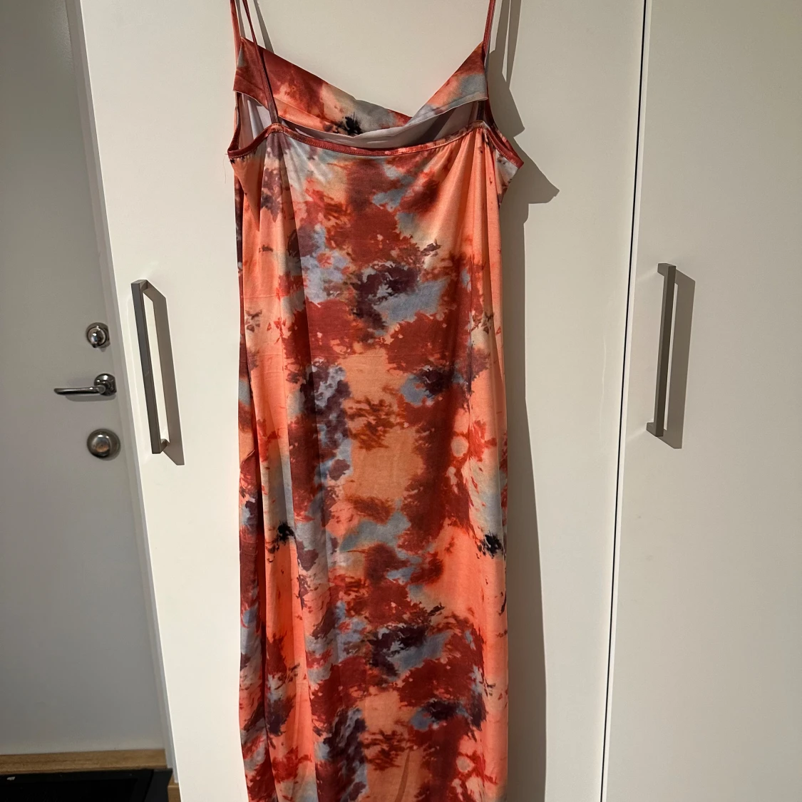 Färgglad långklänning med mönster - 90