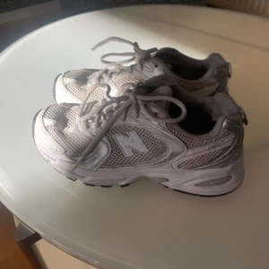 new balance  - Säljer mina new balance 530 storlek 37🥰