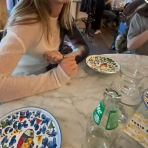 Weekday tröja - Jätte snygg weekday tröja som inte går att få tag i. Oanvänd, lånad bild, men fråga om fler bilder om det behövs💓