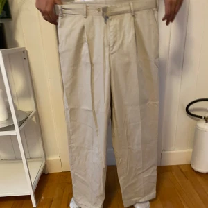 Chinos - Passar inte min kille längre därav jag säljer dem.  Storlek 34/34.
