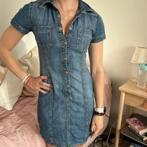 Klänning - Snygg jeansklänning🎀