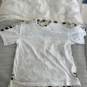 Marni t-shirt - Oanvänd