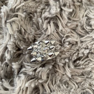 Snygg silver spik ring💞 - Jätte snygg spik ring i silver i storlek 17.50 nästan oanvänd 🤍