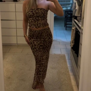 Sett från zara - Säljer detta fina sett från zara endast användt 1 gång, delarna går att köpa för sig, pris kan diskuteras vid snabb affär! 🥰