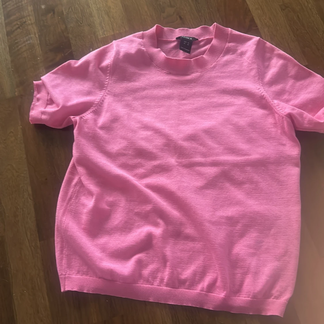 Rosa kortärmad tröja från Lindex