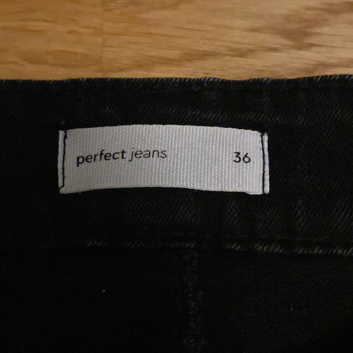 Svarta jeans från Gina Tricot - 3