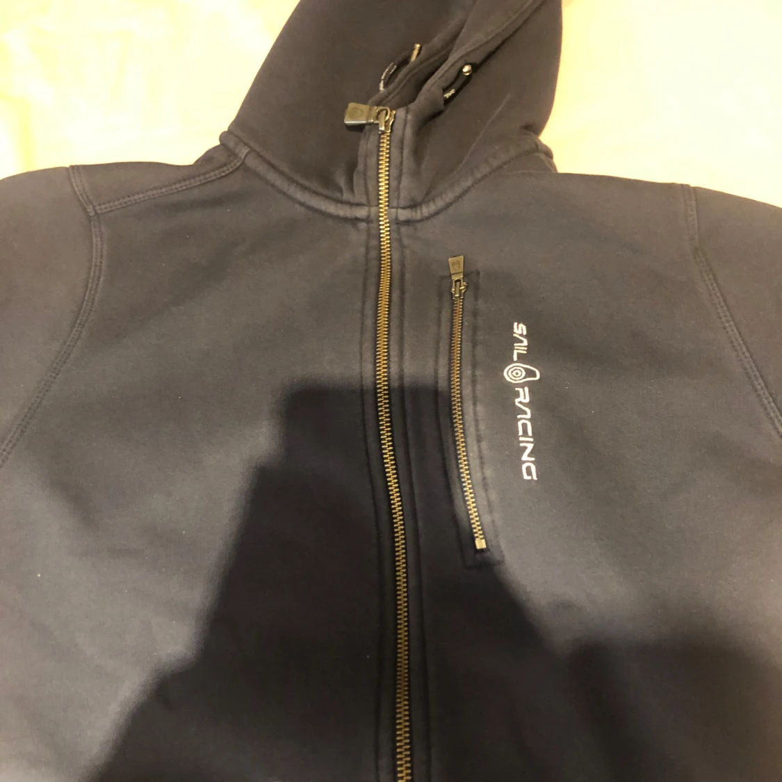 Marinblå hoodie från Sail Racing - 2