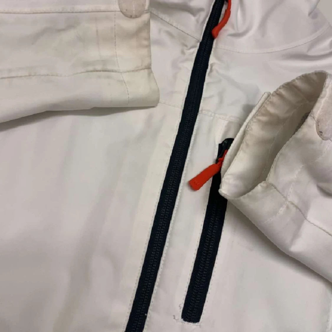 Vit vindjacka från Helly Hansen Xs - 2