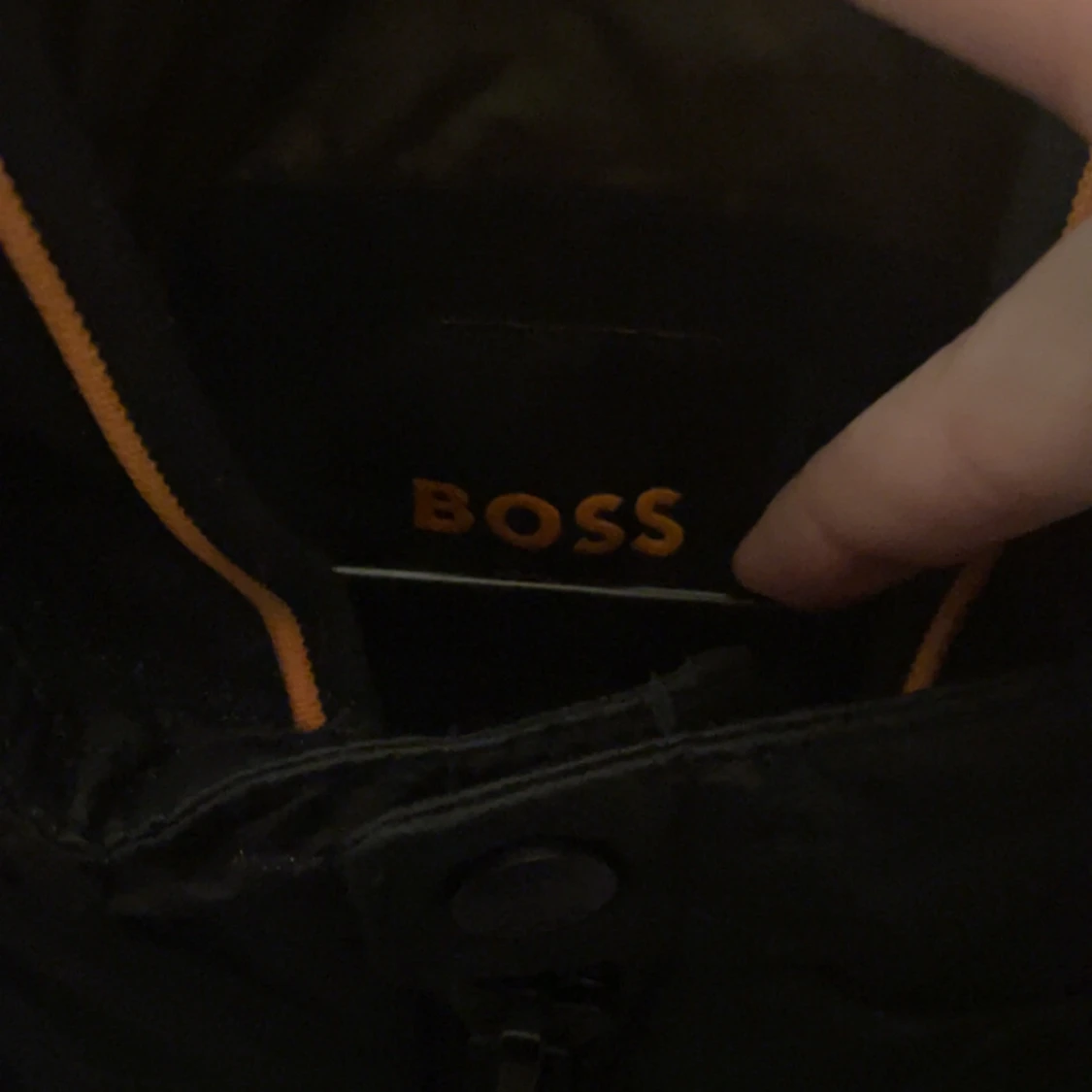 Svart quiltad jacka från Boss - 3