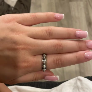 edblad ring - populära edblad ringen med nitar