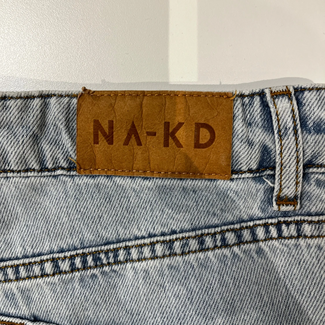 Ljusblå jeans från NA-KD - 2