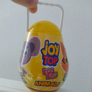 Joy Top Egg Bag Animals - Helt ny 11 cm stor äggformad överrasknings leksak med handtag från Joy Top, innehållande kinetic sand, en klubba och en djur leksak❤️ OBS: kan innehålla spår av nötter, gluten, soja, sulfiter & mjölkprodukter se bild 4! 