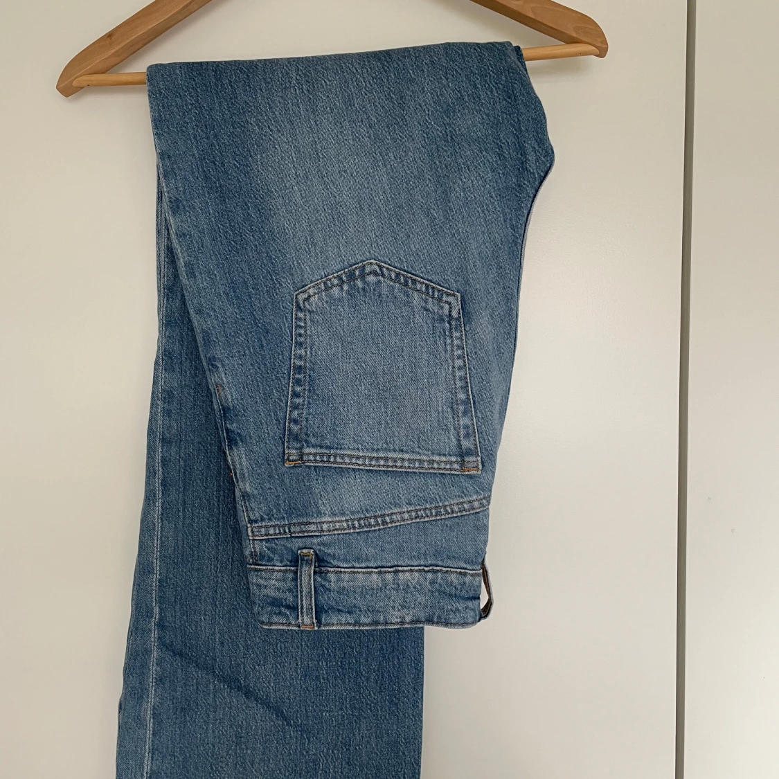 Blå jeans från H&M - 1