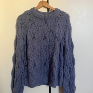 stickad tröja  - lila stickad tröja från Ellos i storlek 34/36 väldigt bra skick 