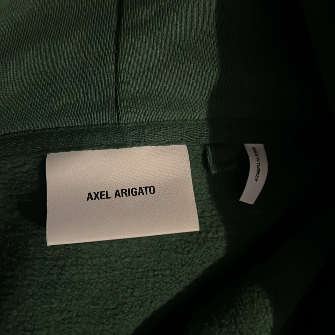 Grön hoodie från Axel Arigato - 2