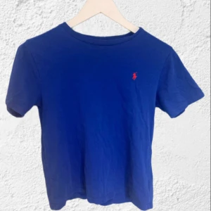  Ralph Lauren - En snygg polo tishirt! Hör av er för mer frågor 