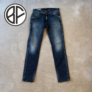 Replay anbass  - Replay anbass, 29/32, säljes i befintligt skick! Nypris 1999kr mitt pris 599kr