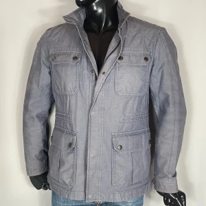 Hugo Boss Field Jacket - Field Jacket från Hugo Boss. Skön wash. Skick: 7/10. Retail: ~3500kr.