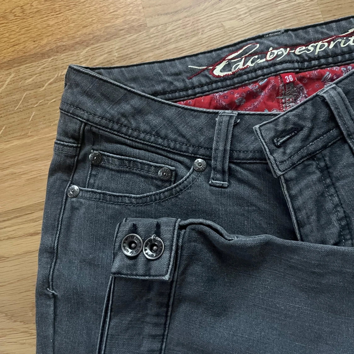 Grå capribyxor från Esprit - 3