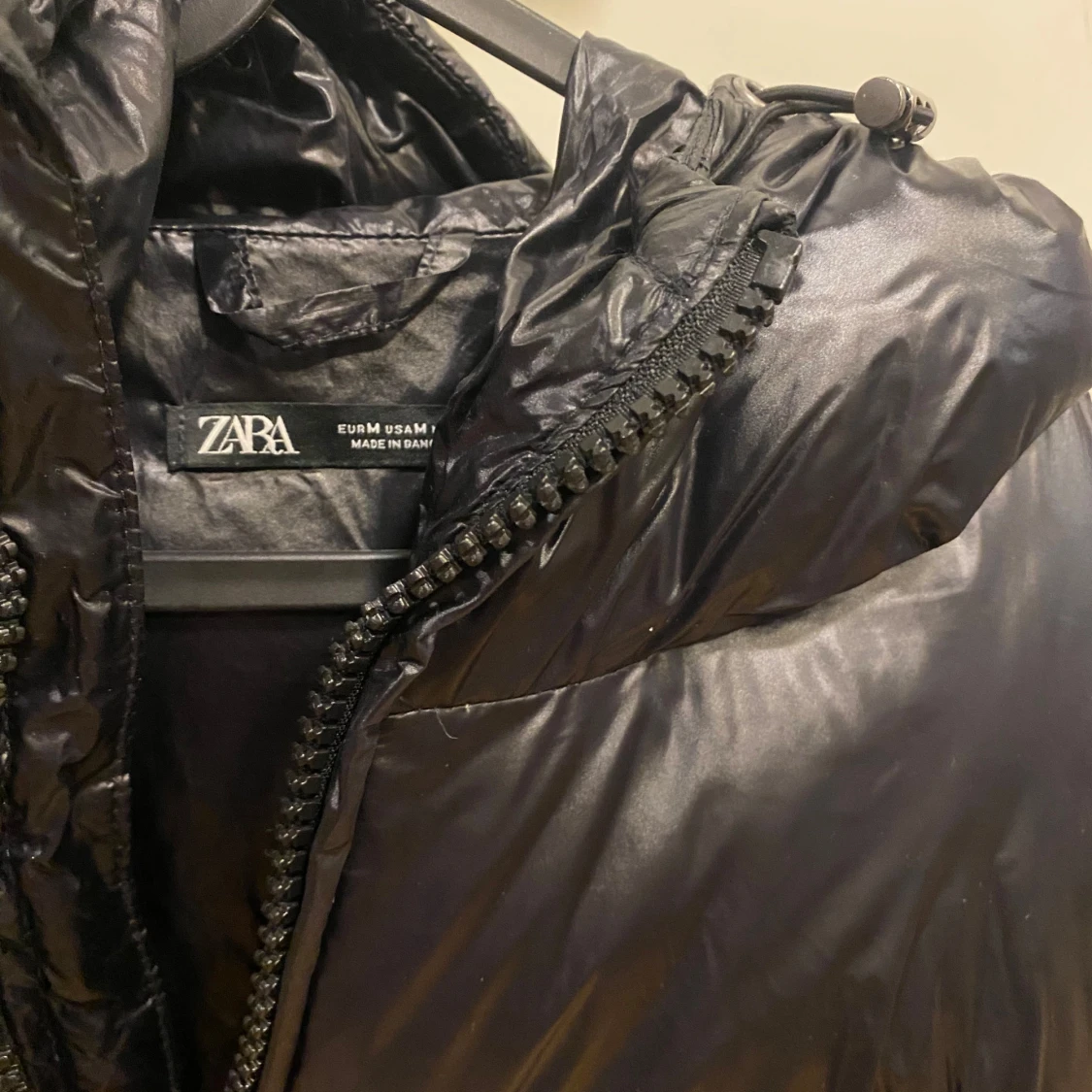 Svart pufferjacka från Zara - 1