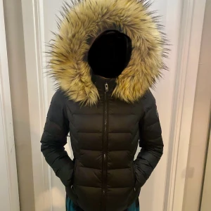 Rock and blue jacka  - Mycket fint skick  Rock and blue jacka i storlek 32 