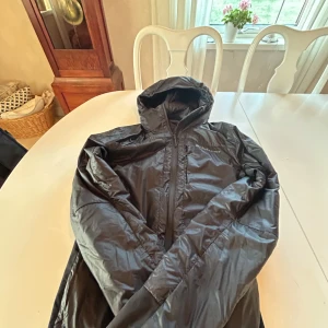 Peak performance jacka storlek s - Jacka i storlek s, bra skick nästan oanvänd. 