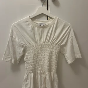 Cos topp - Super fin topp från Cos🥰