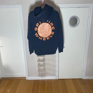 Spitfire hoodie - Storlek S otroligt fet och varm 