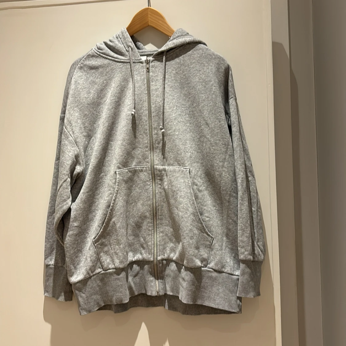 Ziphoodie med fickor - 90